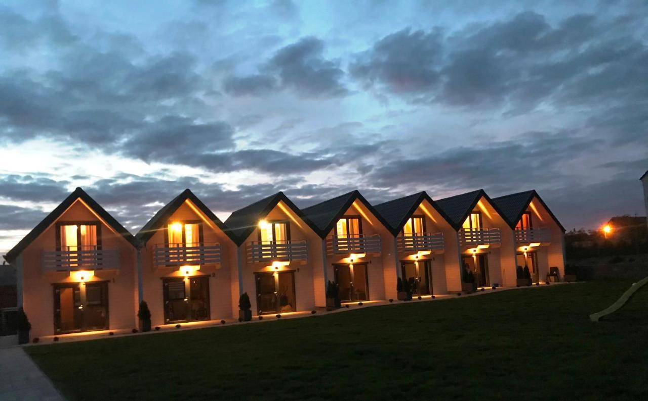 Lodge White Rewal